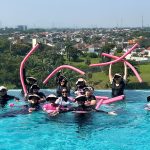 Rayakan Pinktober dengan Hydro Yoga di Artotel Living World Cibubur