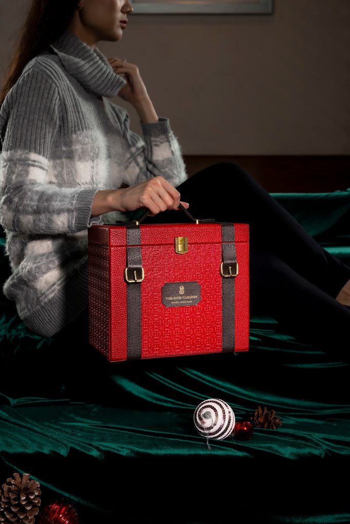 Santa’s Voyage: Koleksi Festive Hampers 2025 di The Ritz-Carlton Jakarta, Pacific Place