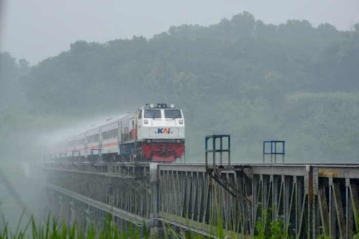 Hujan di Wilayah Jakarta, KAI Imbau Pelanggan Datang Lebih Awal dan Gunakan Face Recognition