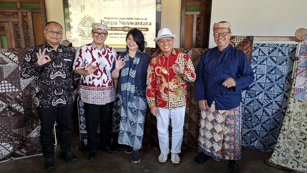 Lebih dari Sekadar Kain: Saat Batik Kembali Bercerita di Puspa Nuswantara 2026