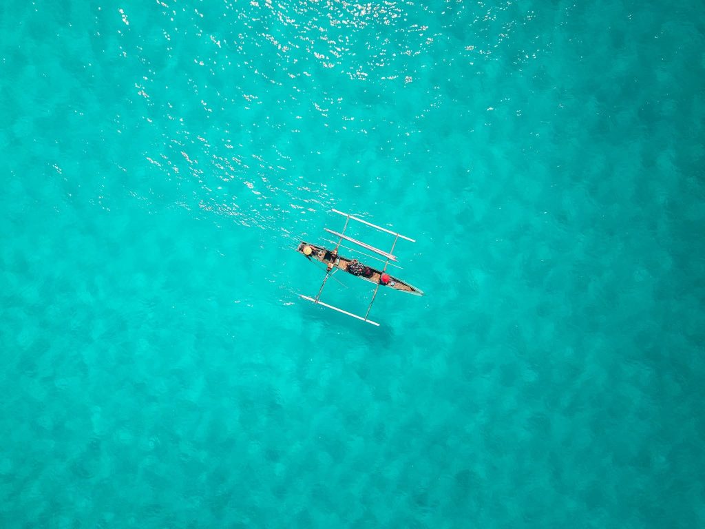 Melampaui Birunya Laut, Menyusuri Pesona Manado